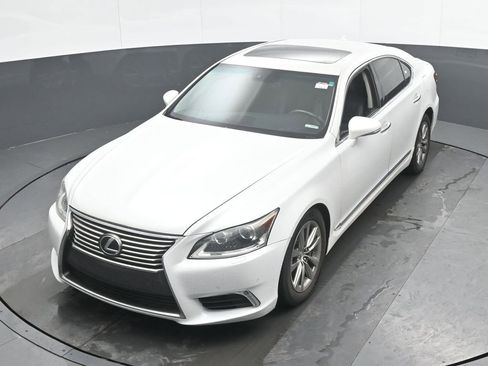Used 2013 Lexus LS 460 AWD w/ Comfort Pkg image 22
