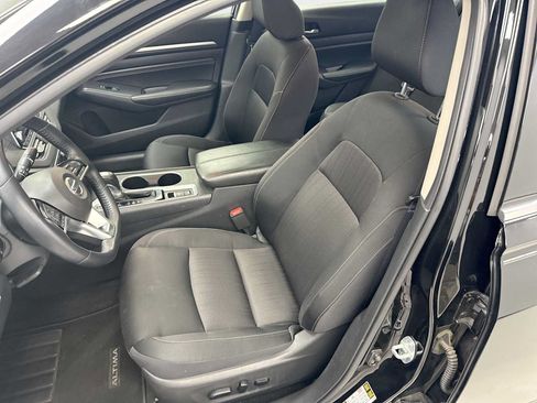 Used 2019 Nissan Altima 2.5 SV FWD image 12