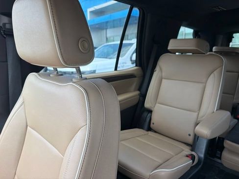 Used 2024 Chevrolet Tahoe Premier RWD image 14