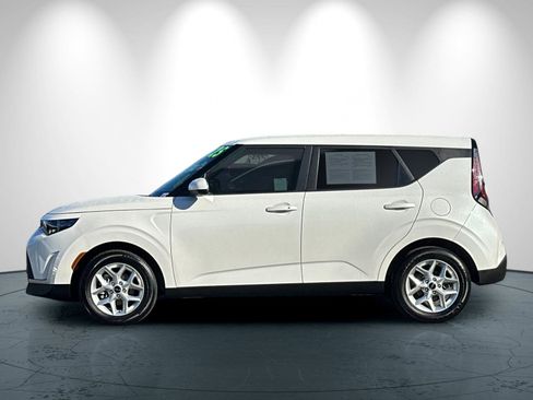 Certified 2025 Kia Soul S image 7