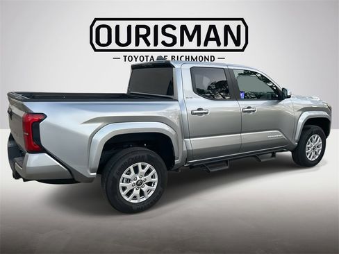 Certified 2025 Toyota Tacoma SR5 image 3