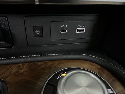 Used 2024 Nissan Armada SL w/ Captain's Chairs Package AWD/4WD image 36