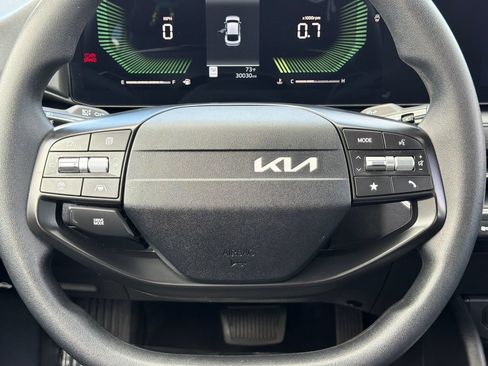 Used 2025 Kia K4 FWD image 22