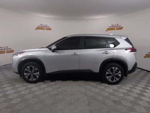 Used 2023 Nissan Rogue SV FWD image 2