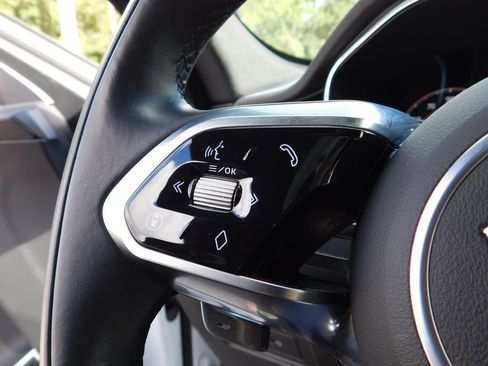 Used 2025 Jaguar F-PACE R-Dynamic S image 22