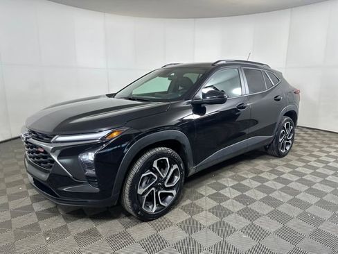 Used 2025 Chevrolet Trax RS w/ Driver Confidence Package image 7