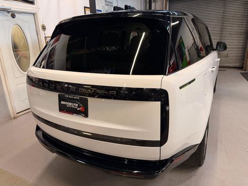 Used 2024 Land Rover Range Rover Long Wheelbase SE AWD/4WD image 6