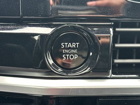 New 2025 Nissan Pathfinder SV w/ SV Premium Package image 27