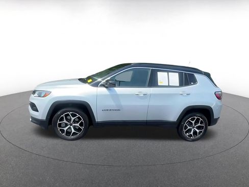 Used 2025 Jeep Compass Limited AWD/4WD image 8