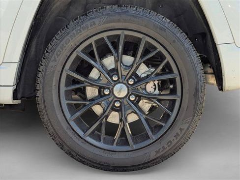 Used 2023 Jeep Grand Cherokee Summit w/ Adv Protech Group IV AWD/4WD image 9