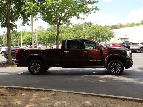 Used 2024 GMC Sierra 3500 Denali Ultimate AWD/4WD image 12