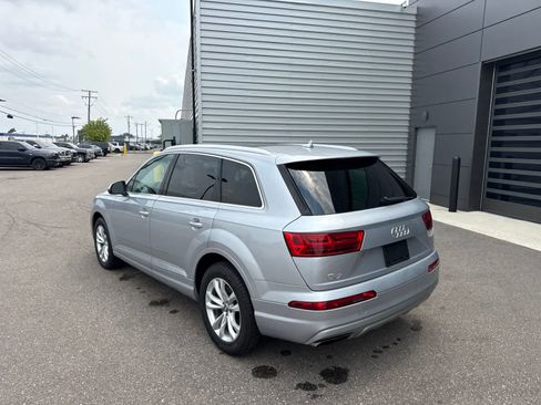 Used 2019 Audi Q7 3.0T Premium w/ Convenience Package AWD/4WD image 3