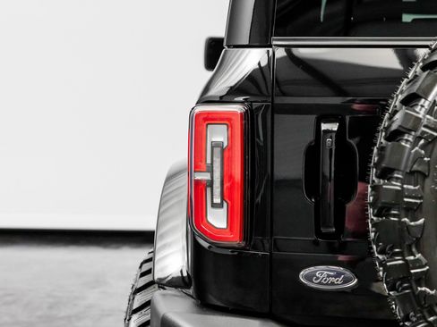 Used 2025 Ford Bronco Outer Banks image 19