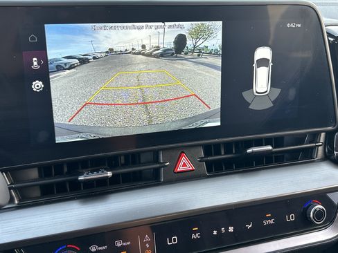 Used 2025 Kia Sportage EX image 28