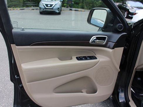 Used 2014 Jeep Grand Cherokee Laredo w/ Quick Order Package 23E AWD/4WD image 11