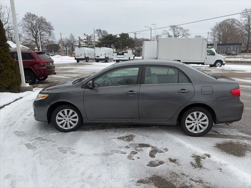 Used 2013 Toyota Corolla L image 3