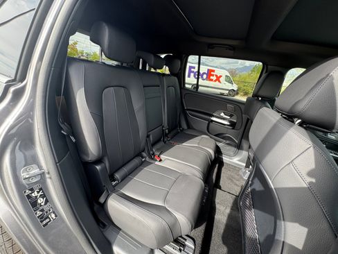 New 2026 Mercedes-Benz GLB 250 4MATIC image 18