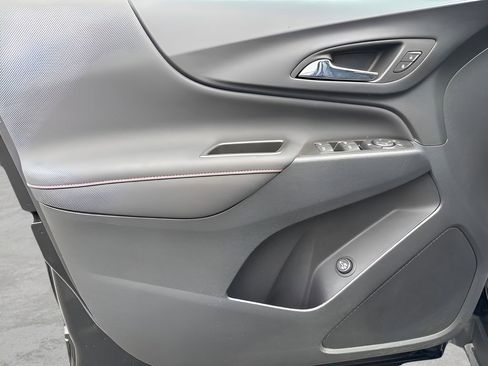 Used 2023 Chevrolet Equinox RS image 24
