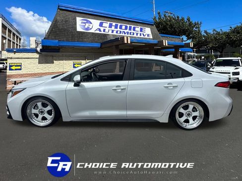 Used 2024 Toyota Corolla SE FWD image 3