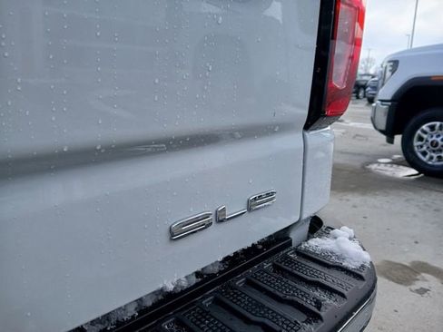 New 2026 GMC Sierra 1500 SLE w/ Preferred Package AWD/4WD image 36