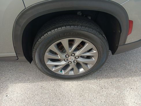 Used 2025 Buick Enclave Preferred AWD/4WD image 4