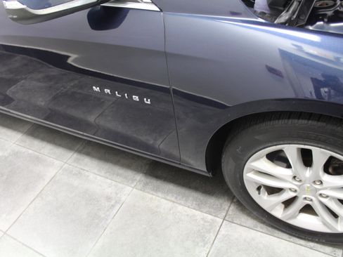 Used 2017 Chevrolet Malibu LT image 34