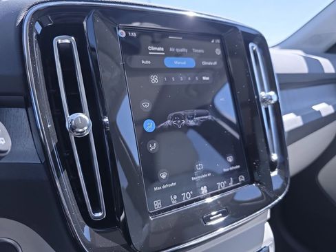 New 2026 Volvo XC40 B5 Plus w/ Protection Package Premier image 21