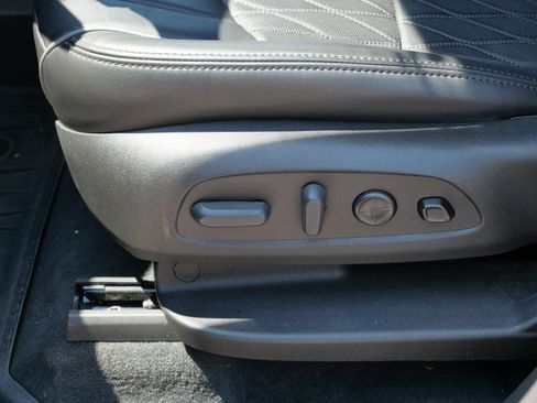 Used 2023 Buick Enclave Avenir w/ Avenir Technology Package AWD/4WD image 19