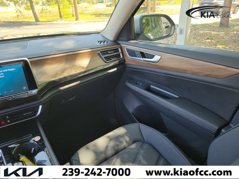 Used 2026 Volkswagen Atlas SE FWD image 19