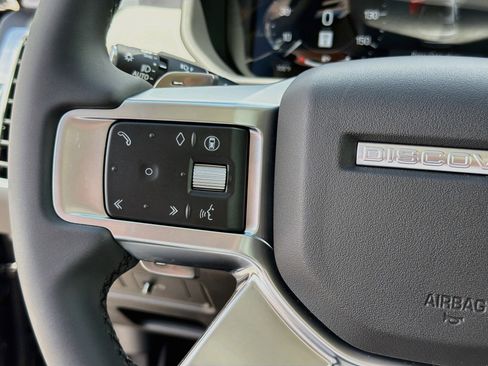 New 2026 Land Rover Discovery Limited Edition AWD/4WD image 39