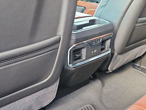 Used 2025 GMC Sierra 1500 Denali Ultimate AWD/4WD image 9