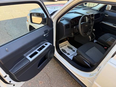 Used 2008 Jeep Patriot Sport FWD image 8