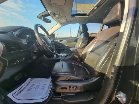 Used 2018 Chevrolet Traverse Premier AWD/4WD image 23