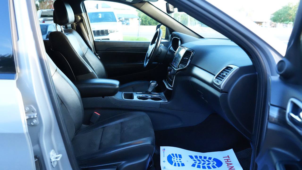 Used 2019 Jeep Grand Cherokee Altitude AWD/4WD image 24