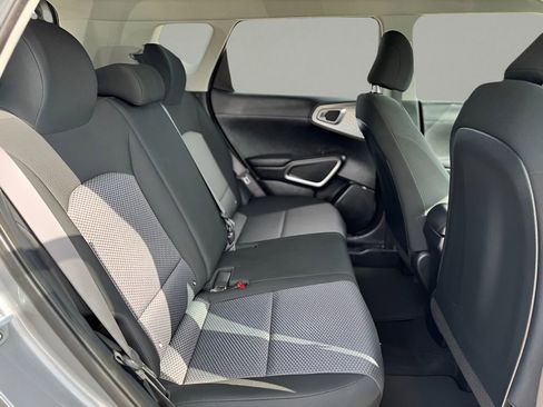 Used 2023 Kia Soul LX w/ LX Technology Package image 11