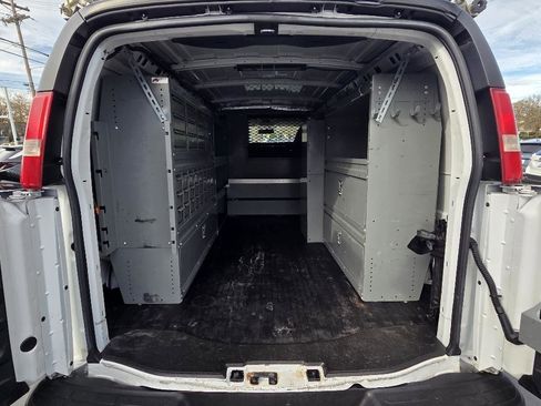 Used 2015 Chevrolet Express 3500 image 20