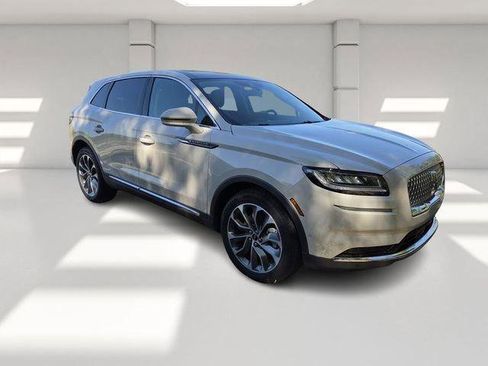 Used 2022 Lincoln Nautilus Reserve image 3