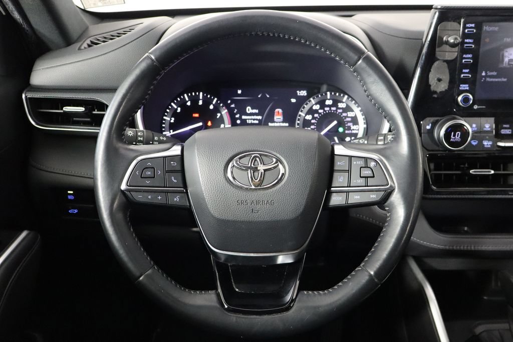 Used 2021 Toyota Highlander XSE AWD/4WD image 24