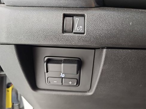 Used 2023 GMC Canyon Elevation w/ Convenience Package image 33