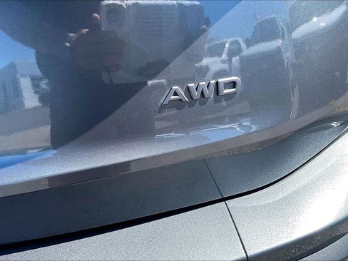 Used 2025 Nissan Rogue SV AWD/4WD image 8