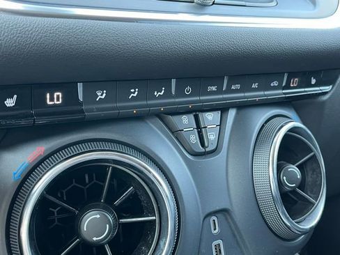 Used 2025 Chevrolet Blazer LT image 18