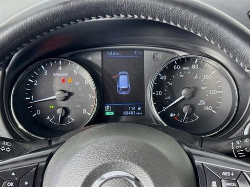 Certified 2019 Nissan Rogue SV w/ Premium Package image 14