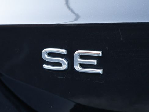 Used 2024 Volkswagen Taos SE FWD image 7