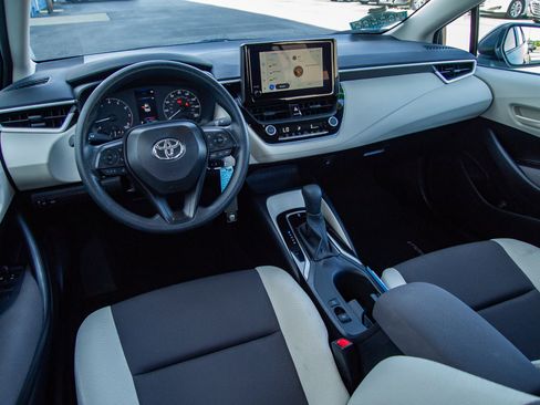 Used 2025 Toyota Corolla LE FWD image 26