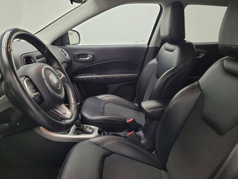 Used 2019 Jeep Compass Latitude w/ Cold Weather Group image 17