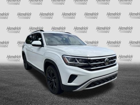 Used 2022 Volkswagen Atlas SE w/ Panoramic Sunroof Package FWD image 2