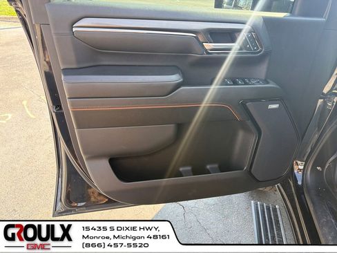 Used 2024 GMC Sierra 3500 AT4 w/ AT4 Premium Plus Package AWD/4WD image 11