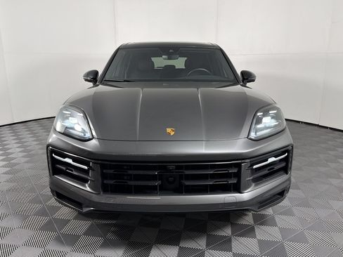 Certified 2024 Porsche Cayenne AWD/4WD image 6