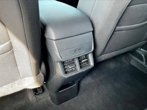 Used 2025 Chevrolet Equinox LT AWD/4WD image 13