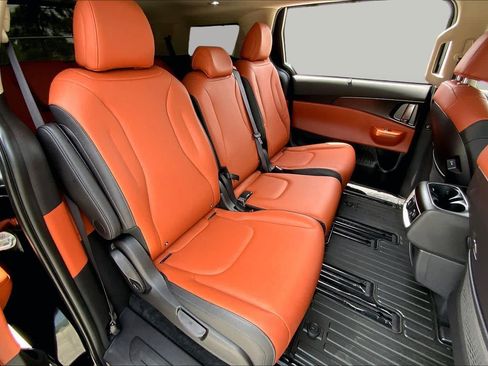 Used 2026 Kia Carnival SX w/ SX Dark Edition Package FWD image 19